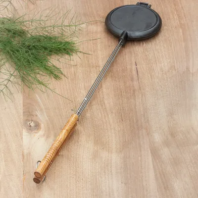 Produktbild von Waffeleisen für offenes Feuer, Grill und Gasherd, aus Gusseisen, langer Griff
