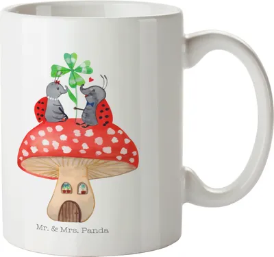 Produktbild von Mr. & Mrs. Panda Dekotasse Marienkäfer Fliegenpilz - Weiß - Geschenk, Wohnung, Geschenktasse, Gute Laune, Becher, Fleigenpilzhaus, Pott, Tasse, Zuhause, Haus, Kaffeetasse