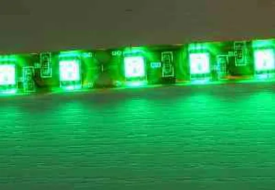 Produktbild von 4749 LED Band weißer Grund 5m IP20 300 LED 5050er Lichtfarbe Grün