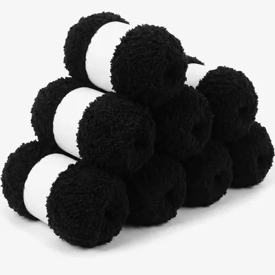 Zdjęcie produktu dla Wełna chenille 8x50g, czarny, gruba, puszysta przędza, idealna do robienia koców, szalików, amigurumi