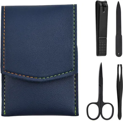 Produktbild von Reise Maniküre Set 4-teilig Blau mit Nagelknipser, Schere, Pinzette und Feile im praktischen Reiseetui