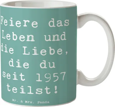 Produktbild von Mr. & Mrs. Panda Tasse Spruch 1957 Geburtstag feiern - Meeresbrise - Geschenk, Kaffeetasse, Becher, Kaffeebecher, Kaffeepott, Jubiläum, Teetasse, Liebe, Jahrgangsfeier