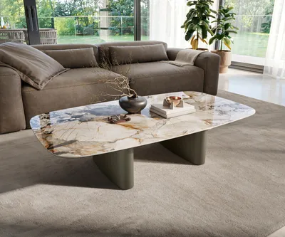 Produktbild von DELIFE Couchtisch Edge Boot 135x80 cm Keramik Patagonia Poliert Ovada Effektfinish Titan