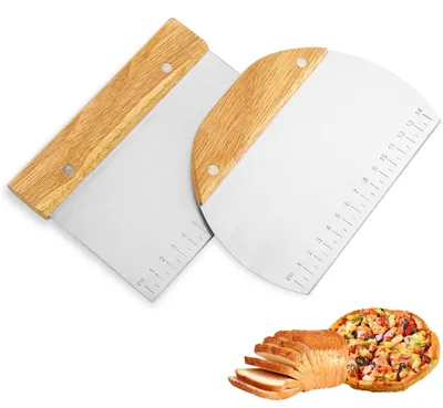 Produktbild von Set bestehend aus 2 Teigschneidern mit Holzgriffen und einer Pizzamesse