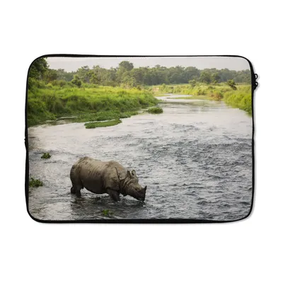 Produktbild von MuchoWow® Laptop Hülle 14 ZollNashorn im Wasser Laptoptasche - Laptoptasche - Stoßsicher - Schutzhaube