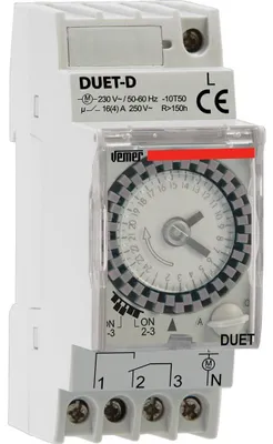 Produktbild von VEMER VP879100 Duet-D – Elektromechanische Zeitschaltuhr, tägliche Programmierung, 2-DIN-Module, Relais 16A, 230V, Montage auf Hutschiene, Grau