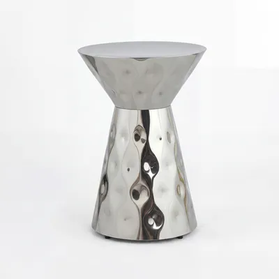 Beistelltisch Alu Rund Silber 36 cm mit konischer Form und dekorativen Durchbruchmustern in Gesamtansicht.