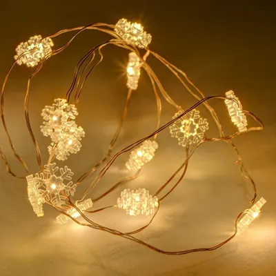 Produktbild von Batteriebetriebene LED-Schneeflocken-Lichterkette, warmweiß, 20 Dioden, 2,3 m