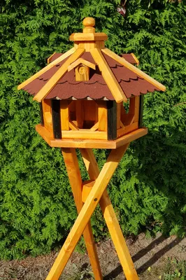 Produktbild von Vogelhaus mit Ständer rot Größe L Typ 9 aus Holz 48x33 cm NEU