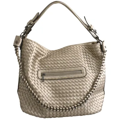 Produktbild von Großer Shopper aus Kunstleder Champagner Metallic geflochten mit Reißverschluss