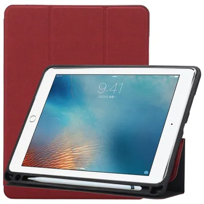 Produktbild von Mobigear Dreifach-Faltetui für iPad Pro 10,5 Zoll (2017), aus TPU und Kunstleder, Klapphülle mit Stifthalter - Weinrot