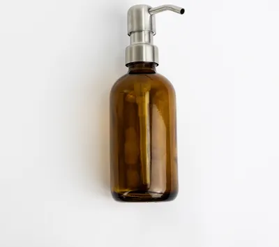 Immagine prodotto di Natural Goods Berlin KLEAN dispenser di sapone con etichette, dispenser di sapone di alta qualità e ricaricabile per cucina e bagno, marrone trasparente, testa della pompa in acciaio inox argento, 250 ml