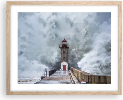 Produktbild von Gerahmtes Poster - Rahmen in heller Eiche - Laterne Meer Sturm - 50x40 cm - Wand Bild - Wanddeko - Wandbilder - Kunstposter - Wandposter - Bilderrahmen - Bilder - Kunstdruck - P2NAA50x40-5003