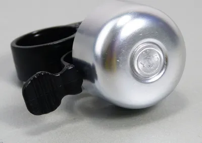 Produktbild von Kleine Fahrradklingel Silber 35mm Aluminium für Stadtverkehr