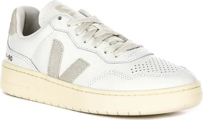 Produktbild von Veja V-90 O. T. Leather In White For Women – 7 UK - 40 EU - 9 US / White