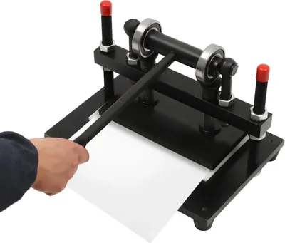 Immagine prodotto di Macchina per goffratura pelle, funzionamento manuale, regolabile in altezza, nero