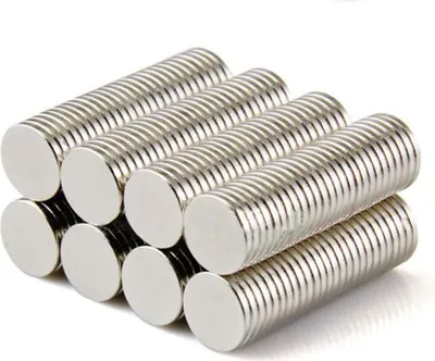 Produktbild von 100 Stück Mini-Magnete (8 x 1 mm) für Magnettafeln, Whiteboards, Kreidetafeln, Pinnwände und Kühlschränke.