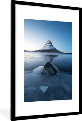 Produktbild von MuchoWow® Gerahmtes Poster Der Berg Kirkjufell auf Snaefellsnes in Island 60x90 cm - Poster mit Schwarzem Bilderrahmen Wandposter Rahmen Foto Bilder - Dekoration - Wandposter Wohnzimmer - Hochwertig