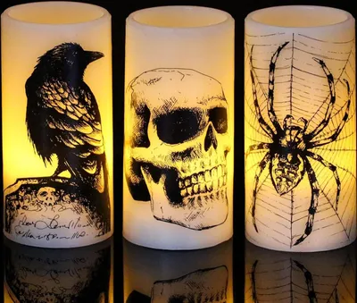 Produktbild von Halloween Flammenlose Stumpenkerzen mit 6H Timer, Batteriebetriebene Echtwachs-LED-Kerzen mit Krähe Spinne Spinnweb Totenkopf-Muster für Horror Gruselige Halloween Heimdekoration Geschenk