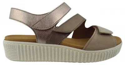 Produktbild von Gabor Plateau Metallic mutaro kombi Sandale Mehrfarbig in Gr. 37