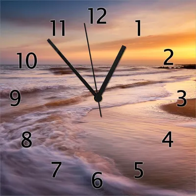 Produktbild von Wallario Design Wanduhr Sonnenuntergang am Strand - Abendspaziergang aus Echtglas, Größe 30 x 30 cm