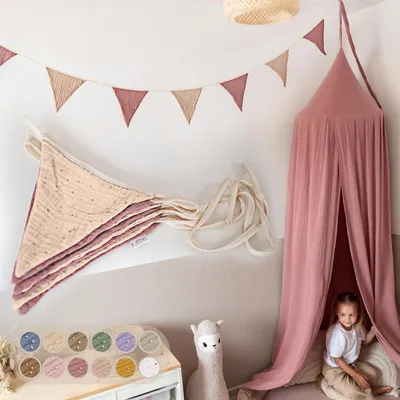 Produktbild von Handgemachte Wimpelkette aus Musselin Kinderzimmer Gold Applikation