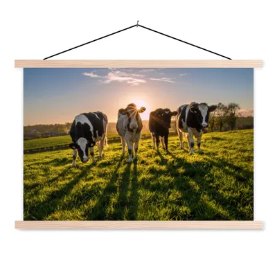Produktbild von MuchoWow® Textilposter Kühe - Sonne - Gras - Tiere - Bauernhof 120x80 cm mit holzfarbenen Rahmen - Aufhängeset