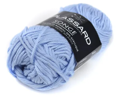 Imagen del producto de Hilo para tejer Plassard, color azul cielo, 72 metros