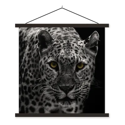 Produktbild von MuchoWow® Textilposter Leopard - Schwarz - Weiß 60x60 cm mit schwarzem Rahmen - Posteraufhänger