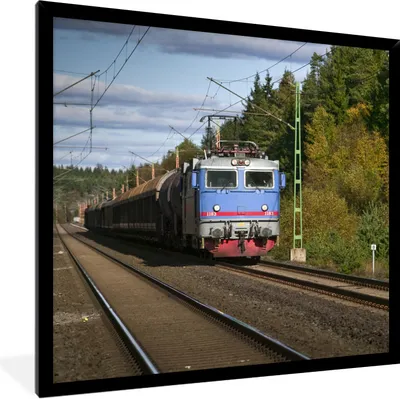 Produktbild von MuchoWow® Gerahmtes Poster Ein Zug auf einer Eisenbahnstrecke 40x40 cm - Poster mit Schwarzem Bilderrahmen Wandposter Rahmen Foto Bilder - Mit Rahmen - Wanddekoration Schlafzimmer