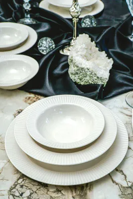 Obrázok produktu pre Hermia Concept, kvalitná súprava riadu (24 kusov) vyrobená zo 100% porcelánu, biela