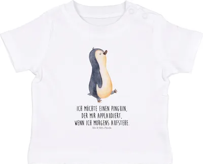 Produktbild von Mr. & Mrs. Panda  T-Shirt Pinguin marschieren 0. - 6. Monat - Weiß - Geschenk, Kleinkind Shirt, Aufstehen, Babyshirt, Unausgeschlafen, Baby Kurzarmshirt, Bruder