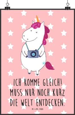 Produktbild von Mr. & Mrs. Panda Bild Einhorn Fotograf DIN A2 - Rot Pastell - Geschenk, Deko, Reise, Städtereise, Fotografie, Wandschmuck, Kurztrip, Plakat, Urlaub, drucke, wanddeko