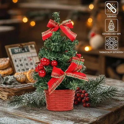 Zdjęcie produktu dla Małe sztuczne choinki o wysokości 20 cm z lampkami LED i ozdobami