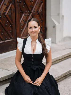 Produktbild von Dirndlbluse Bella Flügelarm Pünktchen weiß 34