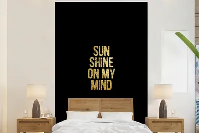 Produktbild von MuchoWow® Fototapete für Wohnzimmer oder Schlafzimmer Wandtapete Vinyl Motivtapete Zitate - Sonne - Gold - Schwarz - 160x240 cm - Vinyltapete
