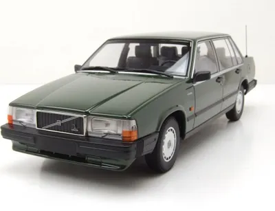 Image de Minichamps 155171702 Volvo 740 GL 1986 vert foncé 1:18