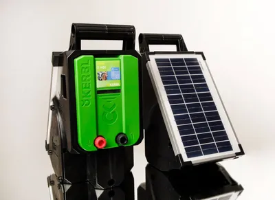 Zdjęcie produktu dla Kerbl Weidezaungerät TITAN S 1400 Solar Zaungerät, für Rinder- / Pferdeweiden
