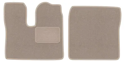Produktbild von Velours-Fußmatten vorne für MAN TGX ab 2017 (Transporter) – 2-tlg, Beige, passgenau – Wielganizator LUX