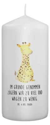 Produktbild von Mr. & Mrs. Panda Kerze Giraffe Zufrieden 15 x 7 cm - Weiß - Geschenk, Afrika, Stumpenkerze, Wachskerze, Glück, Bedruckte, Blockkerze, Abenteuer, Erinnerungslicht