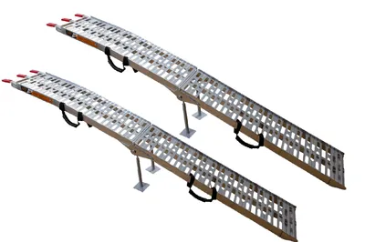 Obrázok produktu pre Skladacie hliníkové rampy UNITRAILER ALR003 pre prívesy 221 cm 680 kg s popruhom a podperou, sada 2 kusov