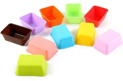 Immagine prodotto di Mini stampini per muffin, 10 pezzi, quadrati, in silicone, per cupcake, cheesecake, cioccolatini. Dimensioni: 7,6 x 5,5 x 2,8 cm. Colore assortito