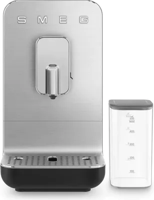 Produktbild von SMEG BCC13BLMEU Espressomaschine mit Milchfunktion schwarz