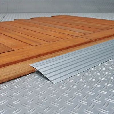 Produktbild von Verstellbare Türschwellenhilfe - 25 mm