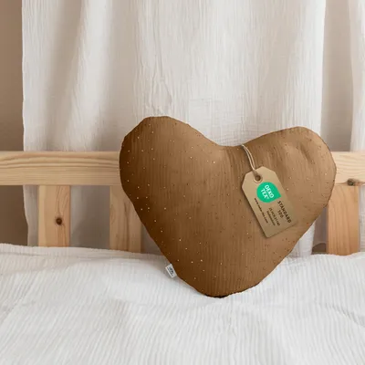 Produktbild von Kuschelkissen Herz & Stern aus Musselin fürs Kinderzimmer