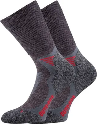 Produktbild von TippTexx 24 4 Paar Trekkingsocken, Wandersocken mit Wolle vom Merinoschaf, Grau/Rot, Größe 43-46