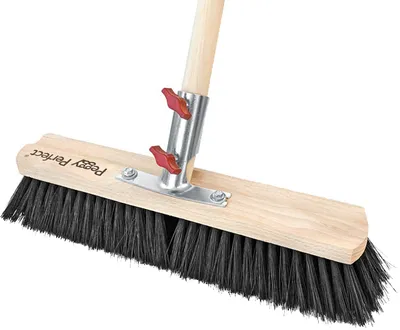 Produktbild von Peggy Perfect Saalbesen "Tiger" mit Holzstiel 600 mm