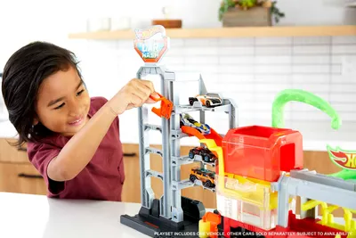 Produktbild von Hot Wheels Color Reveal Autowaschanlage, inkl. 1 Farbwechsel-Spielzeugauto