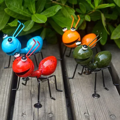 4 bunte Metall-Ameisen-Skulpturen, Garten-Deko, 10x8,5x10 cm