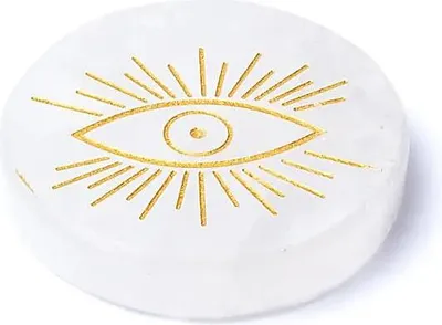 Produktbild von Gravierte Mineralienscheibe Bergkristall Allsehendes Auge -- ±5cm kaufen online